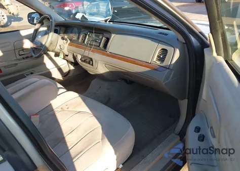 2001 Ford Crown Victoria z USA, uszkodzony, nr VIN 2FAFP73W81X105683